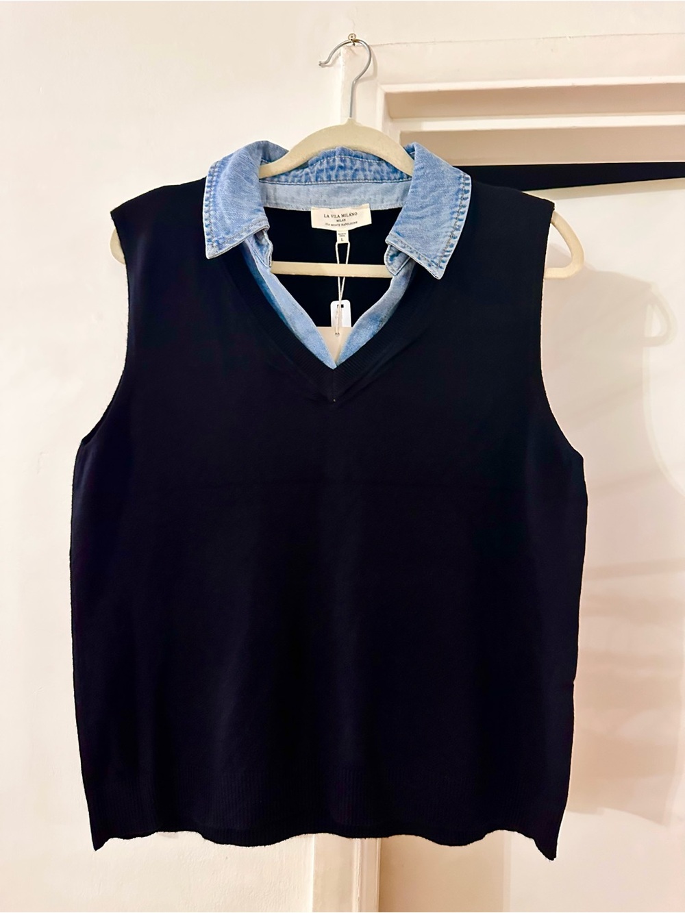 La Vila Milano Black Knit V-Neck Vest with Light Blue Denim Collar